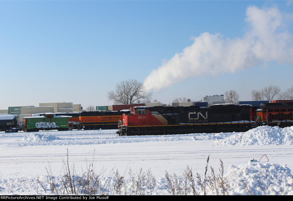 CN 8935